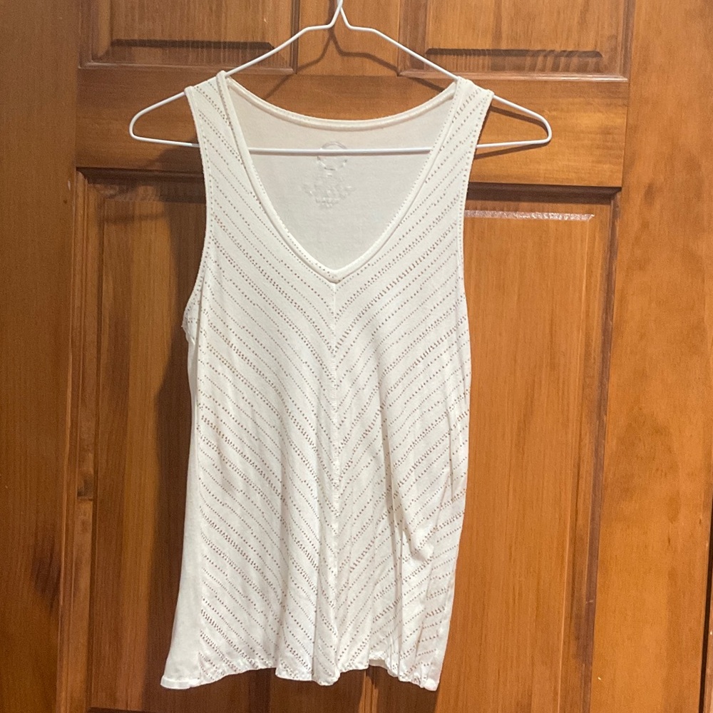 Maurices Ivory Sleeveless V-Neck Top❤️